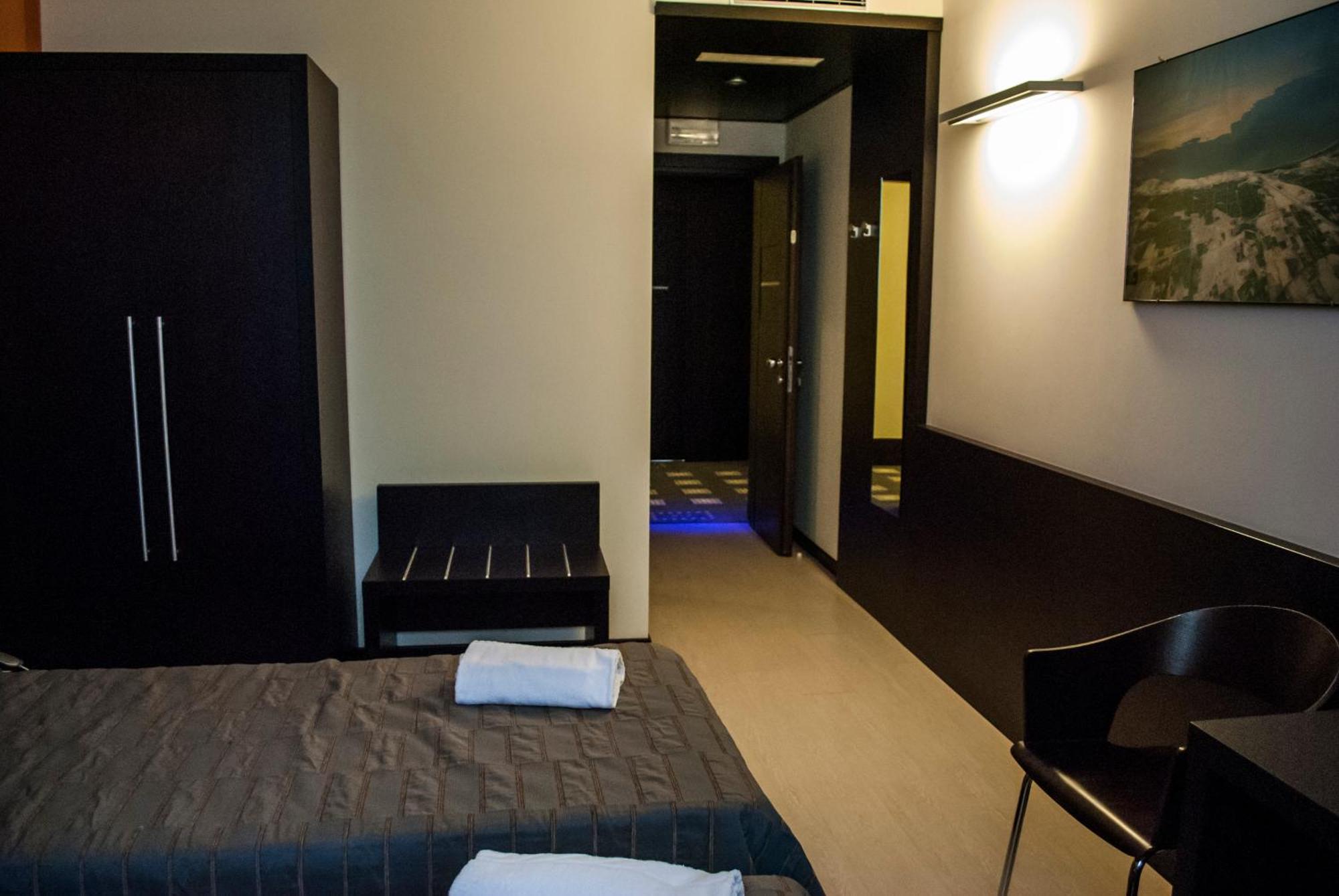 Standard Single Room,1279858264:JPEG